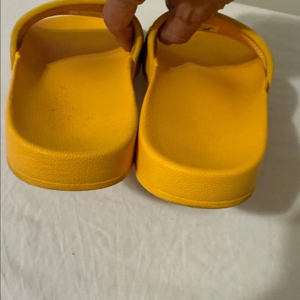 The North Face  kids 2 Vibrant Yellow Slide Sandals